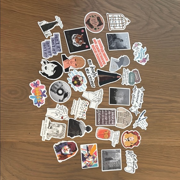 35 Pack of Taylor Swift Stickers - Picture 1 of 1